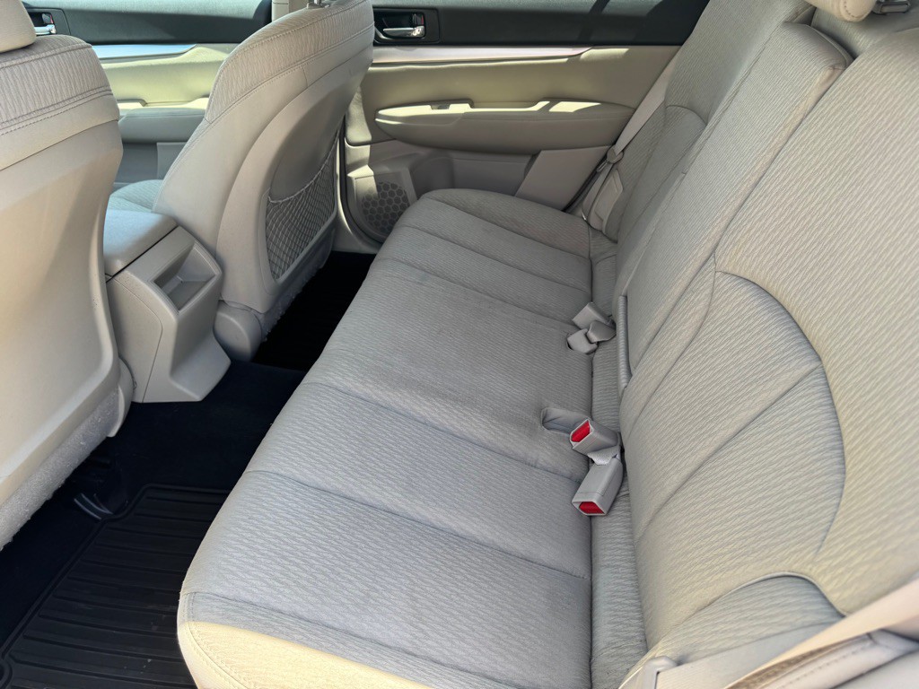 2011 Subaru Outback Image 20