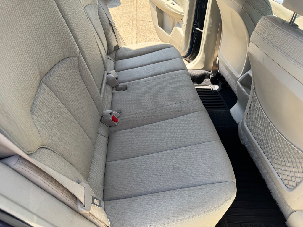 2011 Subaru Outback Image 22