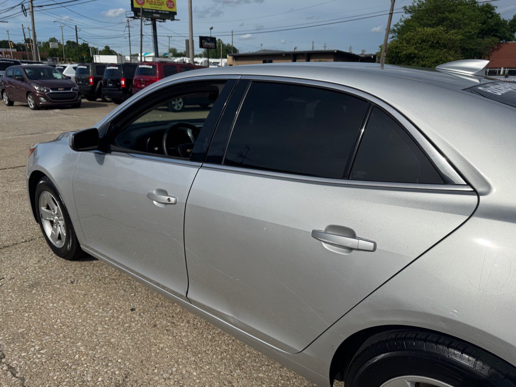 2016 Chevrolet Malibu Image 5