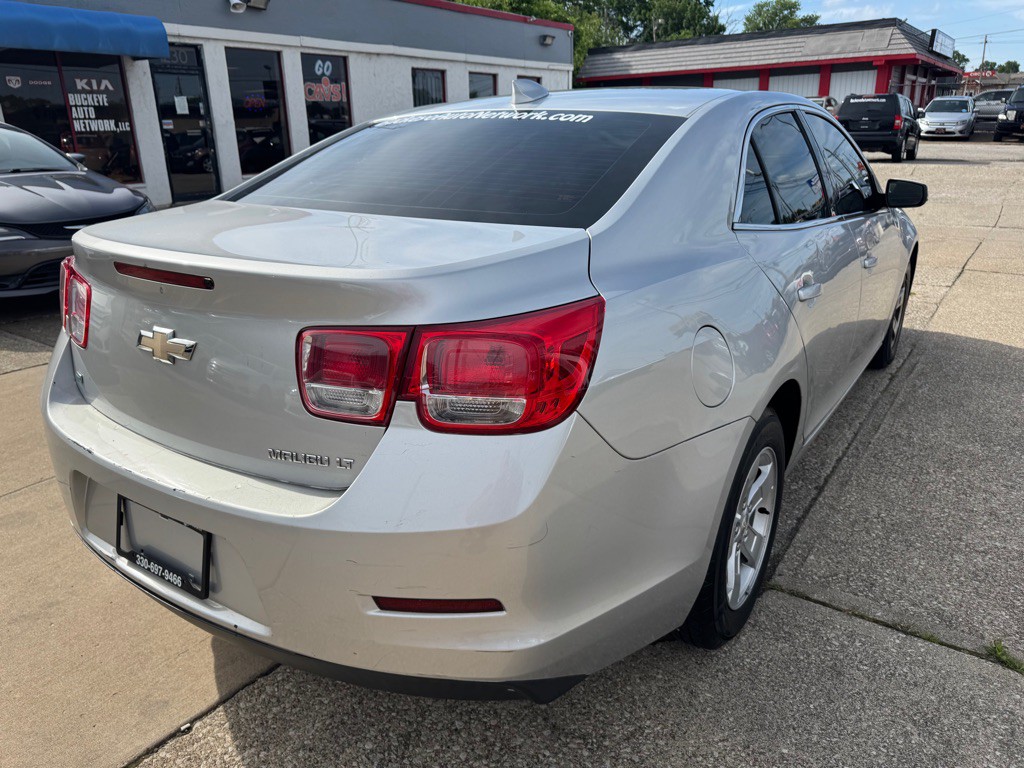 2016 Chevrolet Malibu Image 8