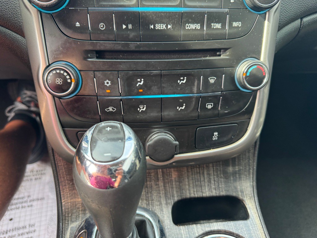 2016 Chevrolet Malibu Image 15