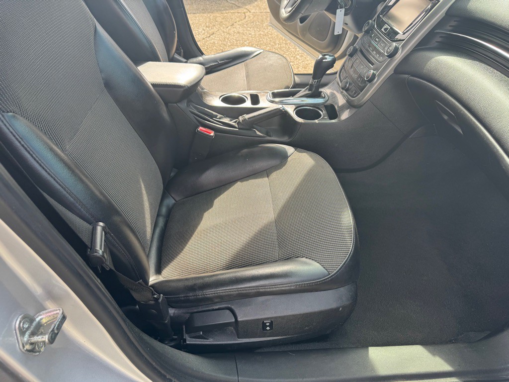 2016 Chevrolet Malibu Image 23