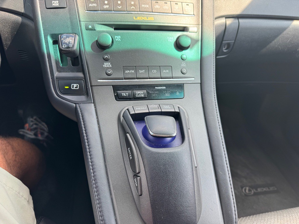 2011 Lexus HS Image 16