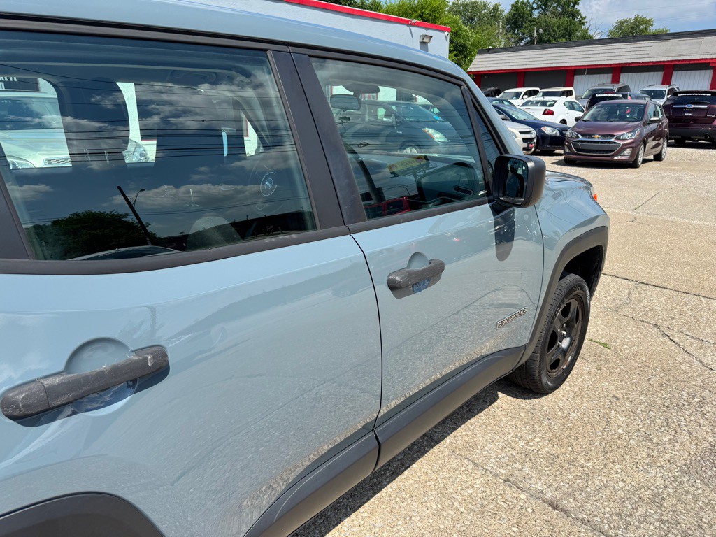 2017 Jeep Renegade Image 9