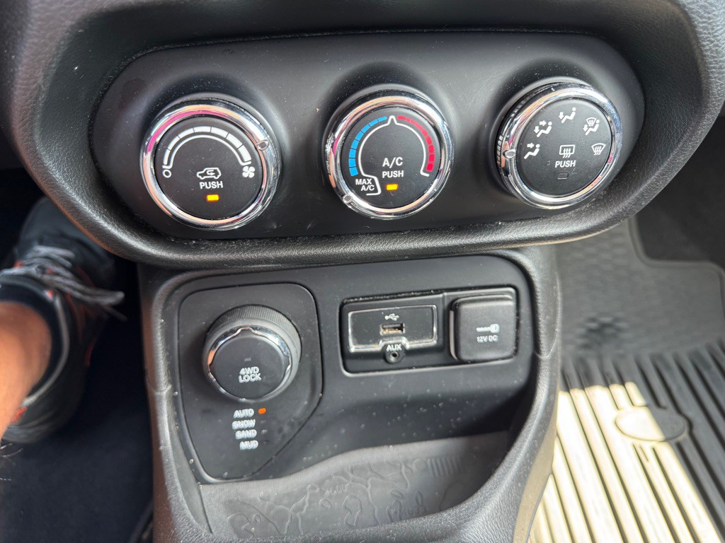2017 Jeep Renegade Image 15