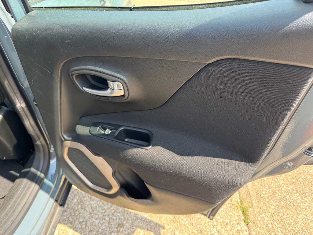 2017 Jeep Renegade Image 20