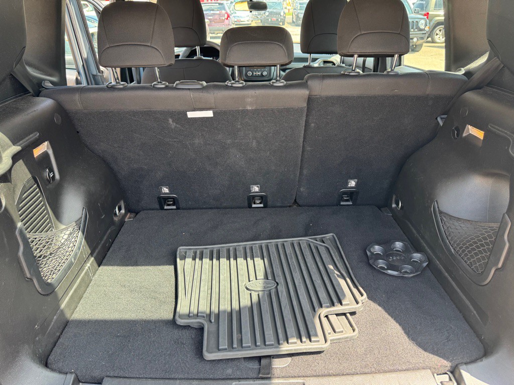 2017 Jeep Renegade Image 24