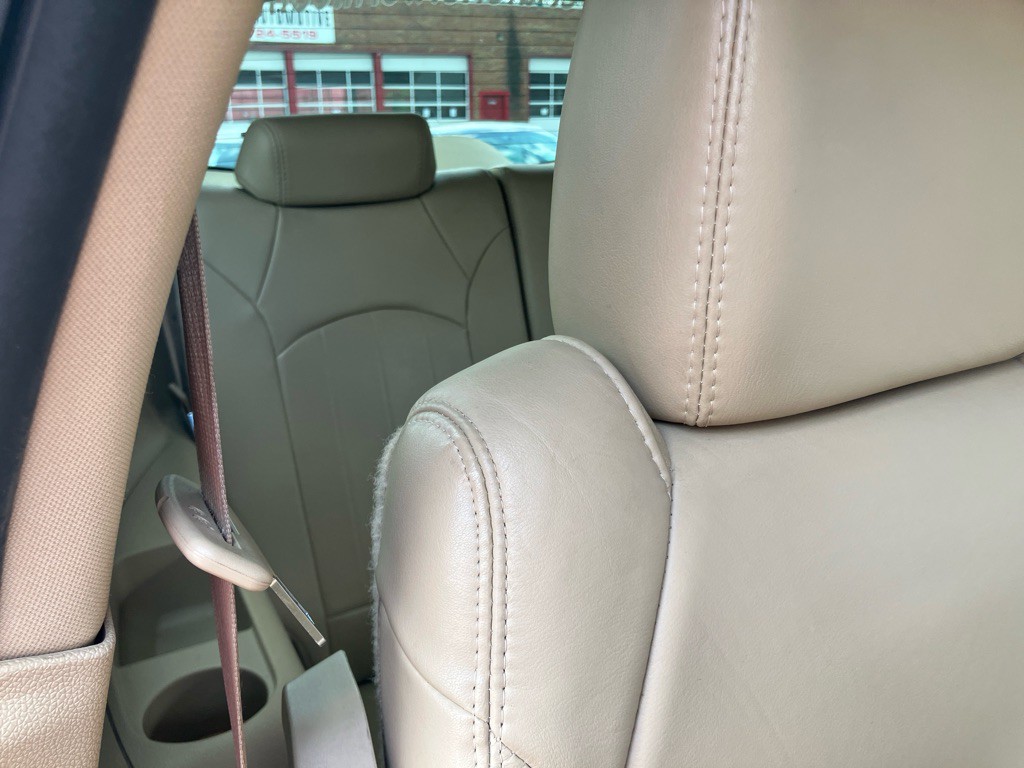 2012 Buick Enclave Image 23