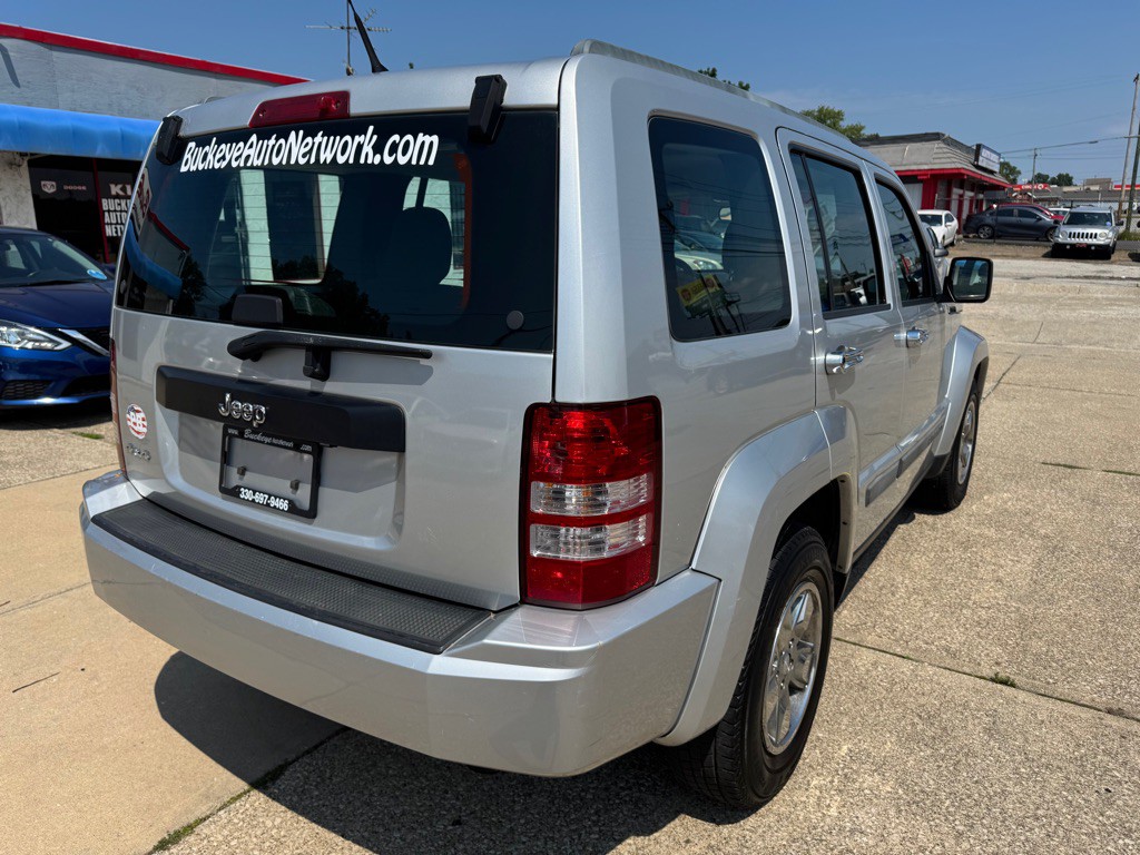 2011 Jeep Liberty Image 8