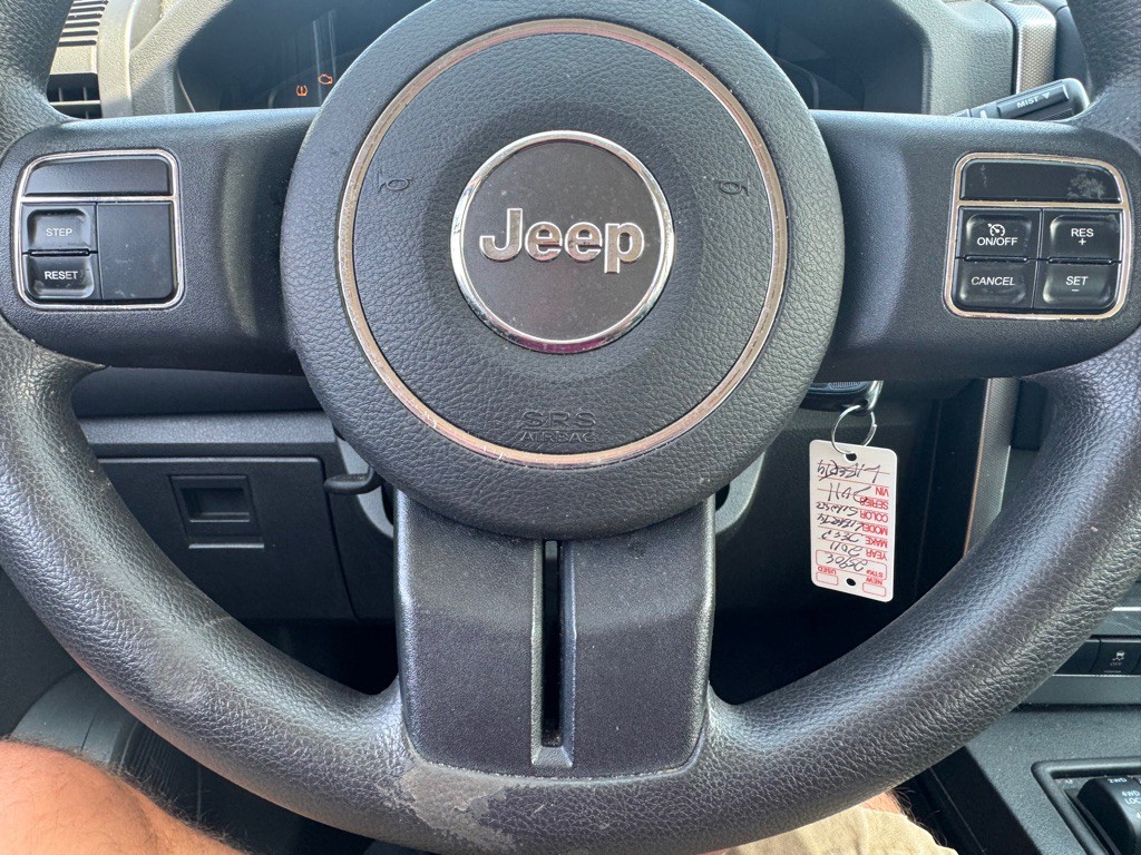 2011 Jeep Liberty Image 13