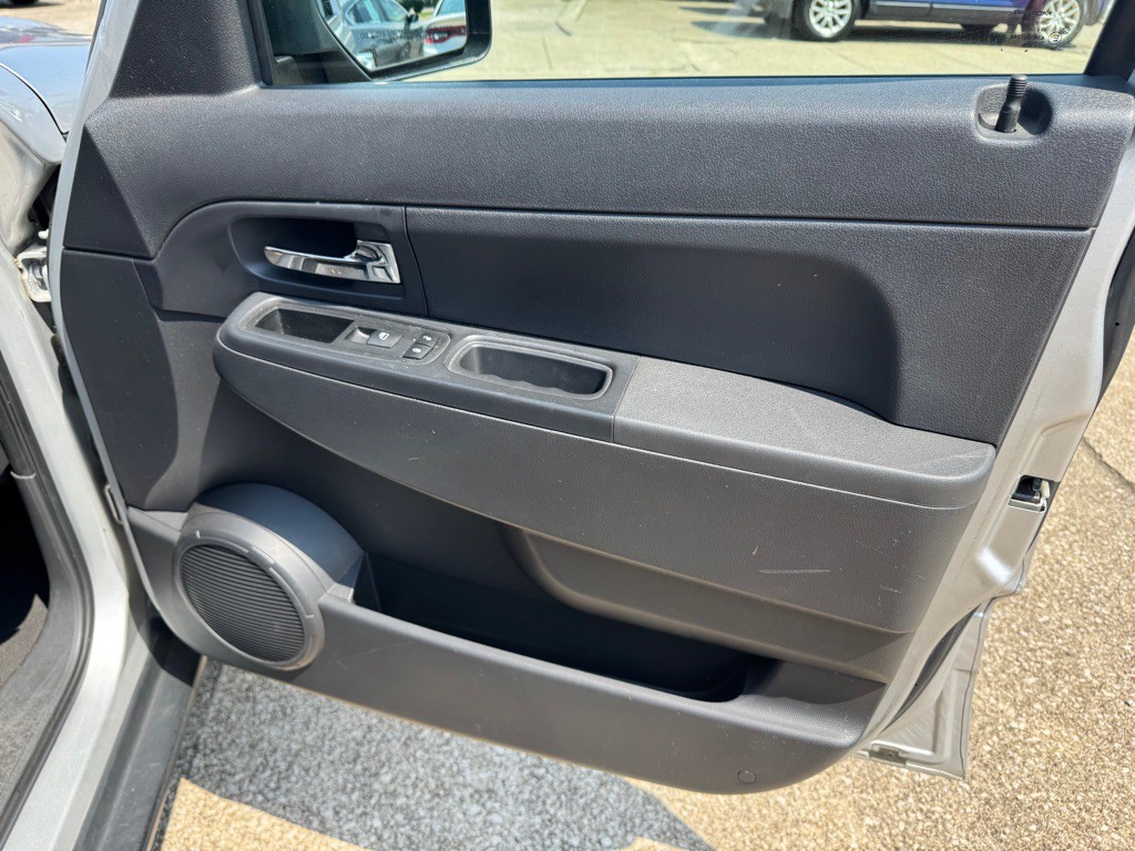 2011 Jeep Liberty Image 22