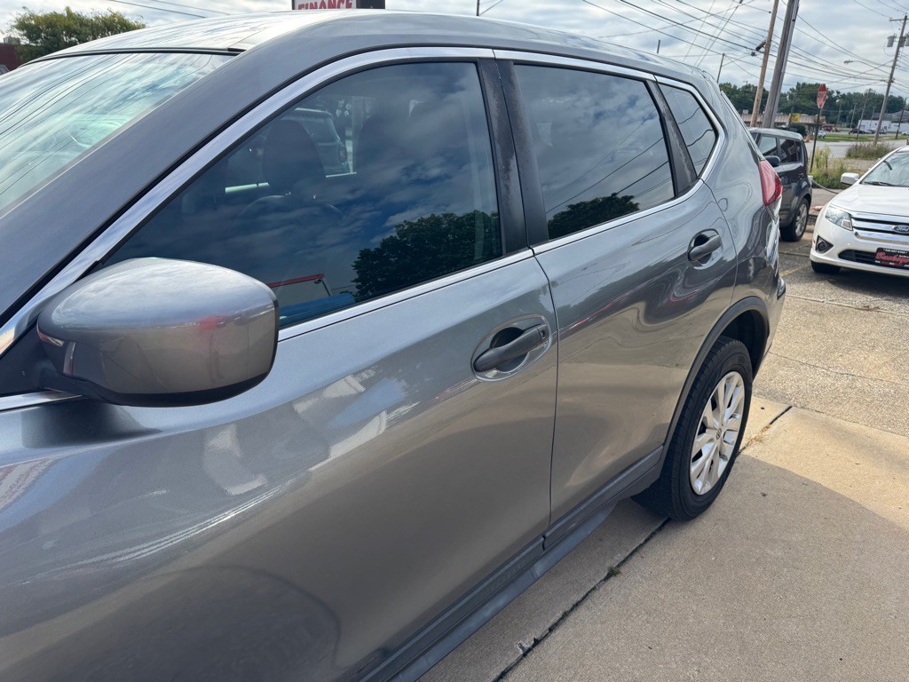 2018 Nissan Rogue Image 4