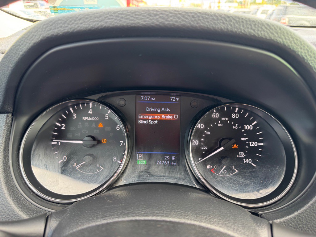 2018 Nissan Rogue Image 12