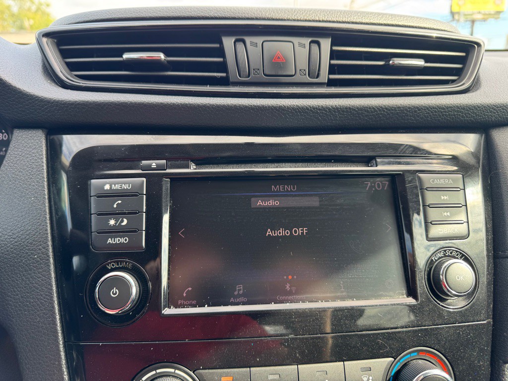2018 Nissan Rogue Image 14