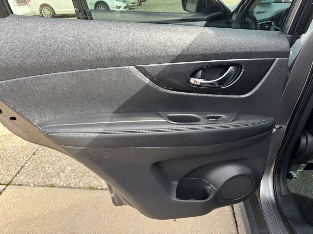 2018 Nissan Rogue Image 18