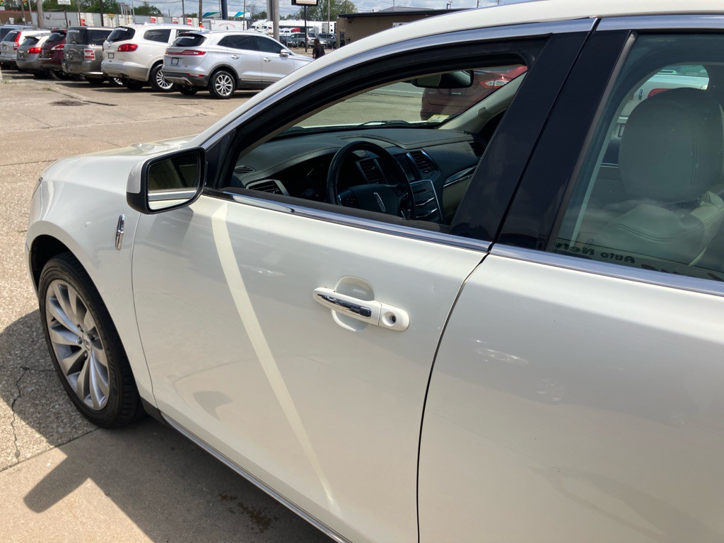 2013 Lincoln MKS Image 5