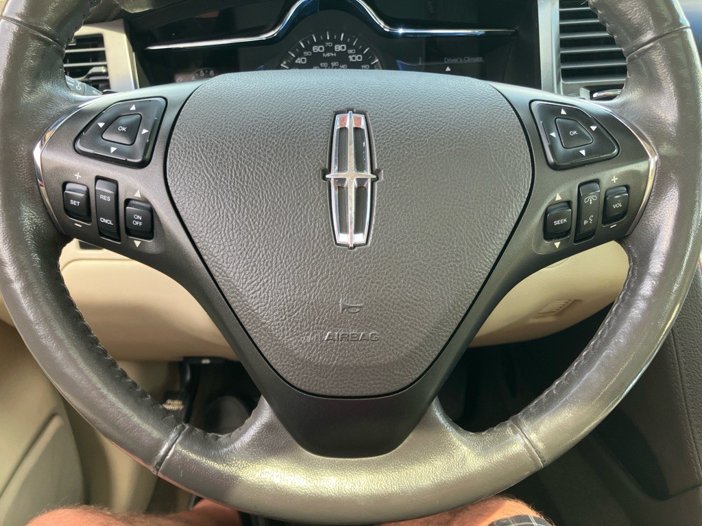2013 Lincoln MKS Image 14
