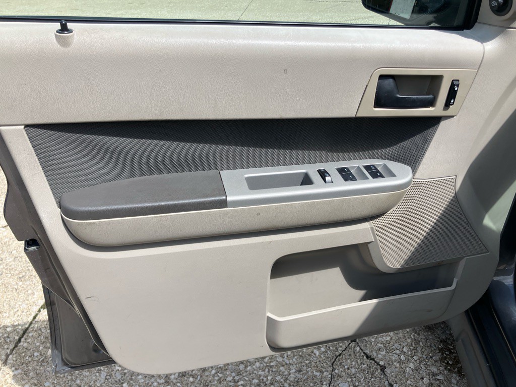 2009 Ford Escape Image 17