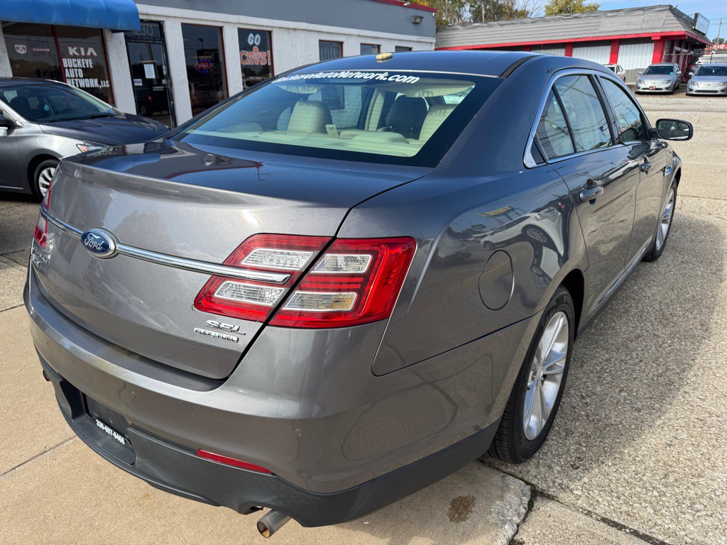 2013 Ford Taurus Image 8