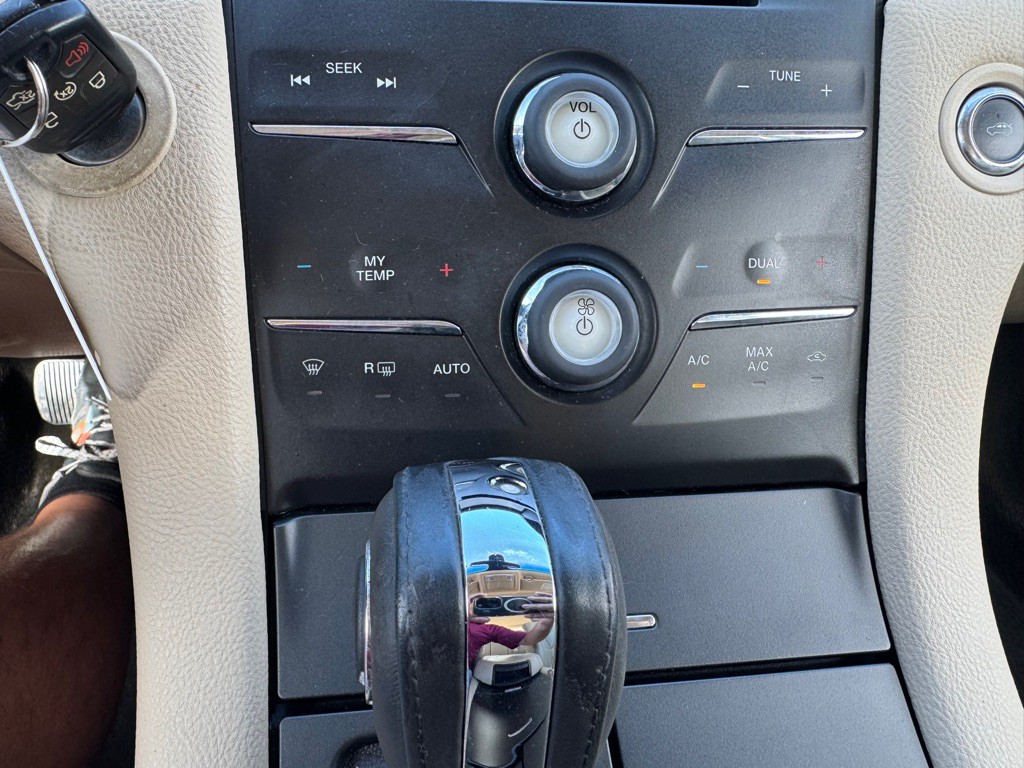 2013 Ford Taurus Image 15