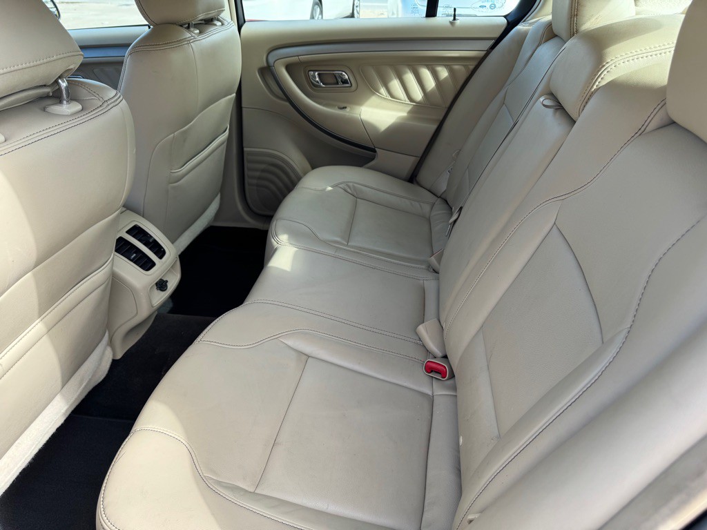 2013 Ford Taurus Image 19