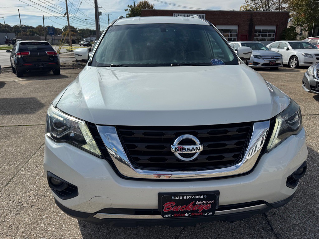 2018 Nissan Pathfinder Image 2
