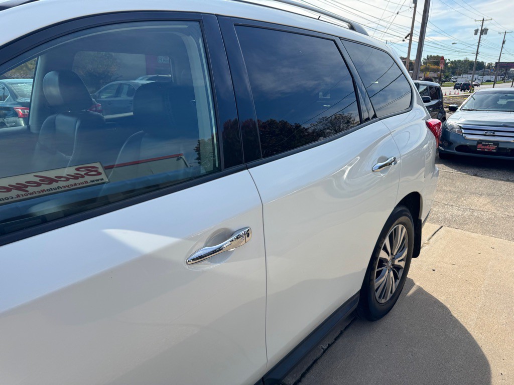 2018 Nissan Pathfinder Image 4