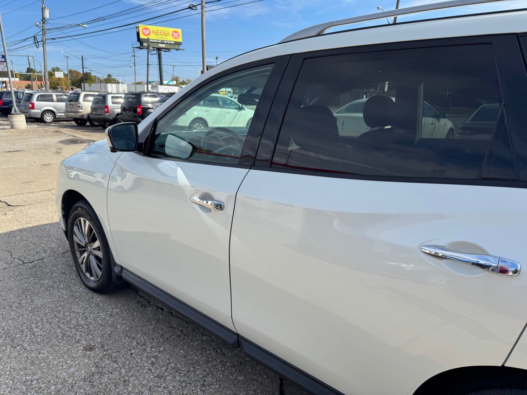 2018 Nissan Pathfinder Image 5