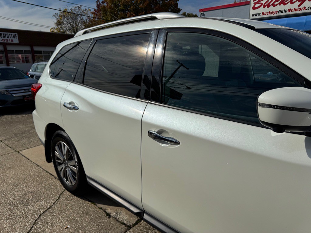2018 Nissan Pathfinder Image 10