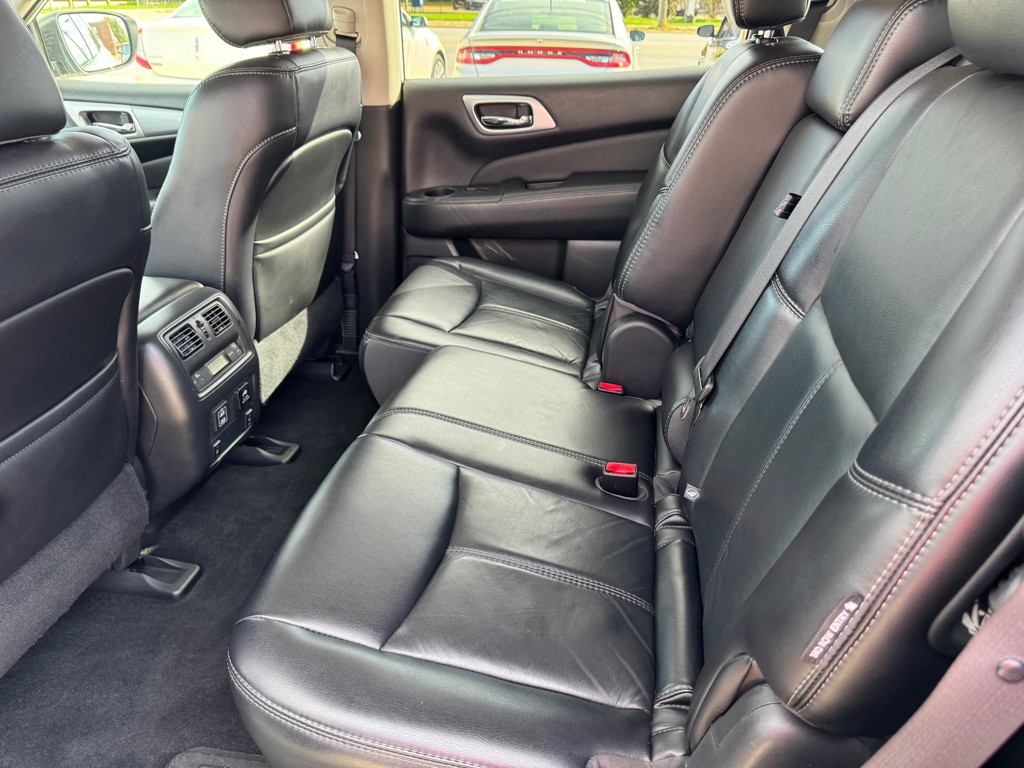 2018 Nissan Pathfinder Image 19