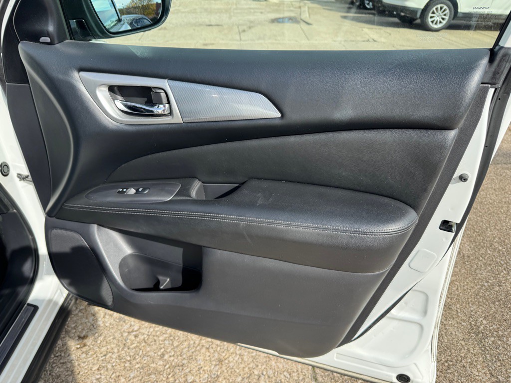 2018 Nissan Pathfinder Image 24