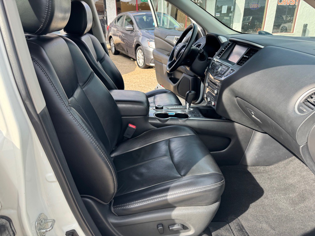 2018 Nissan Pathfinder Image 25