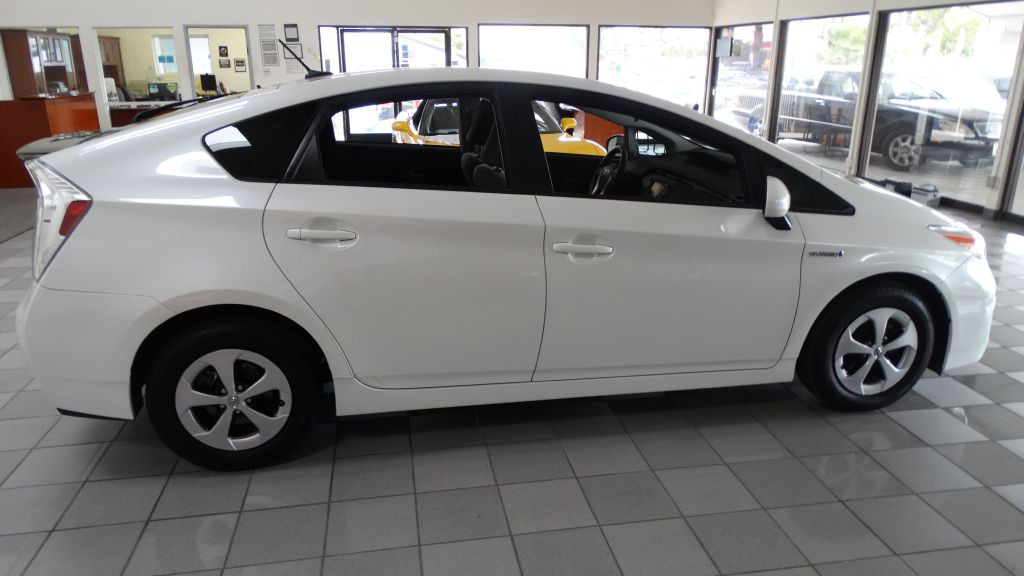 2013 Toyota Prius Image 6