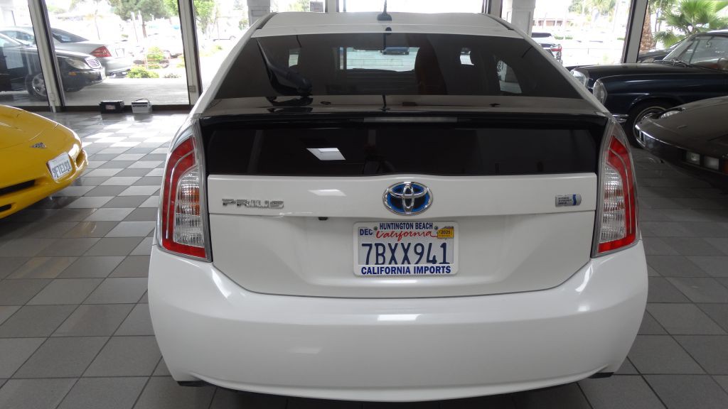 2013 Toyota Prius Image 8