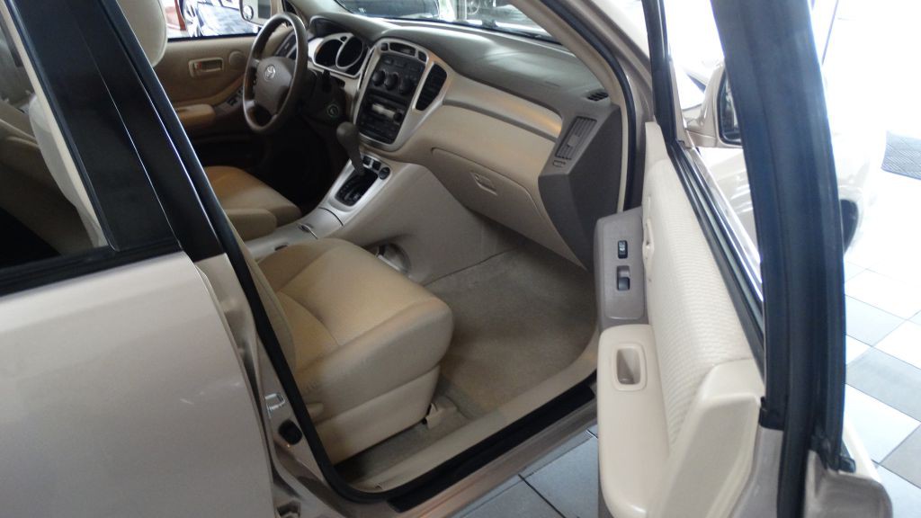2005 Toyota Highlander Image 10
