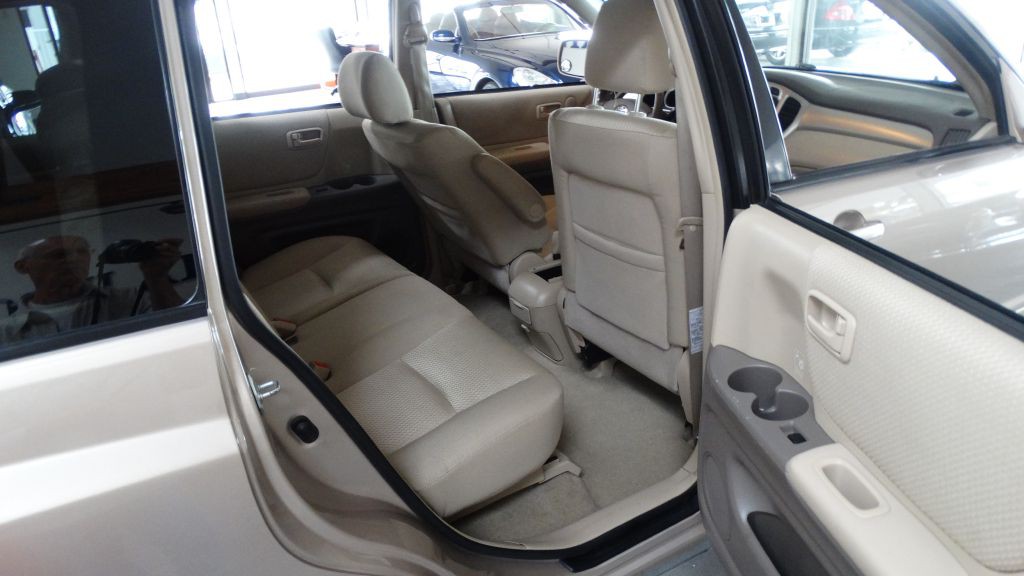 2005 Toyota Highlander Image 12