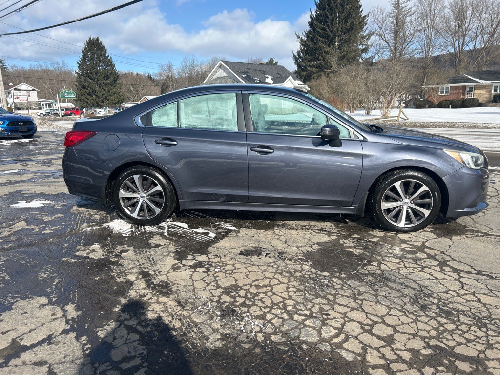2015 Subaru Legacy Image 4