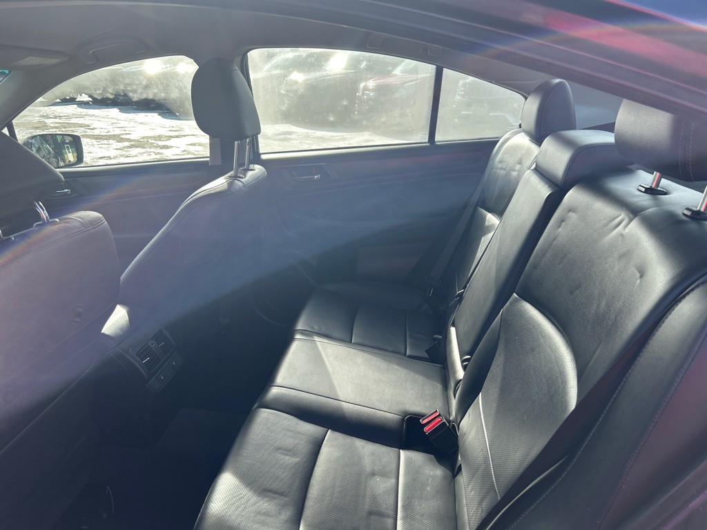 2015 Subaru Legacy Image 10