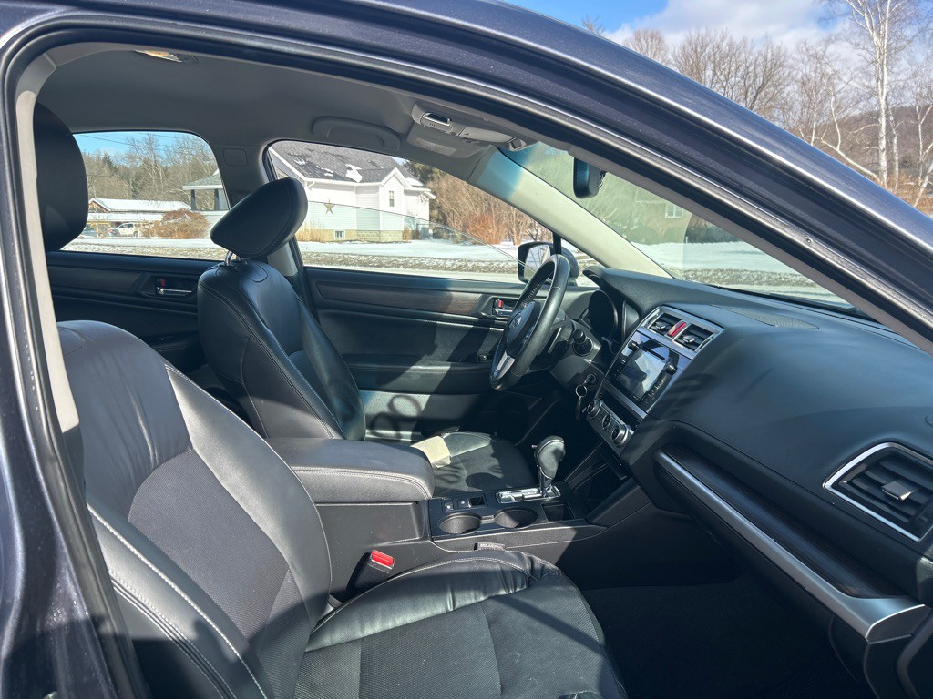 2015 Subaru Legacy Image 12
