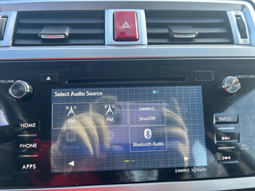 2015 Subaru Legacy Image 18