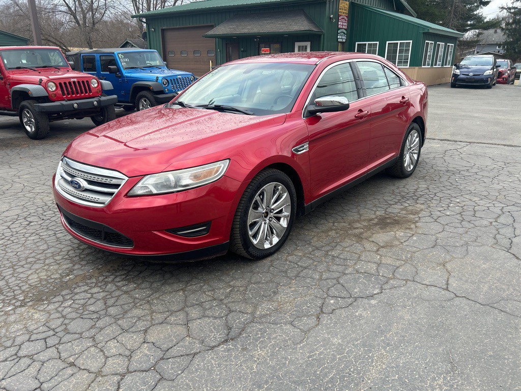 2011 Ford Taurus Image 1