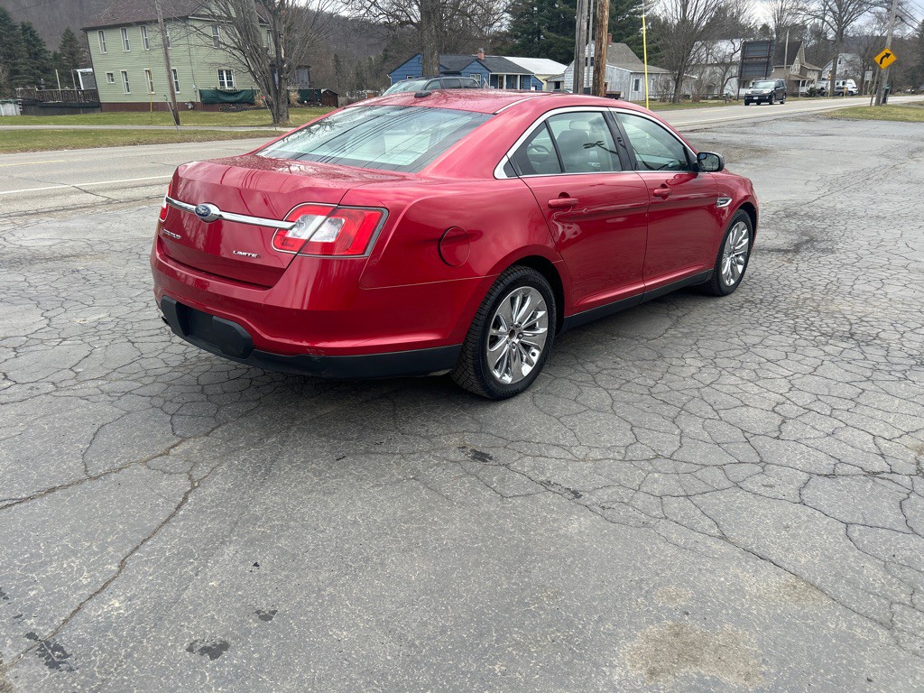 2011 Ford Taurus Image 5