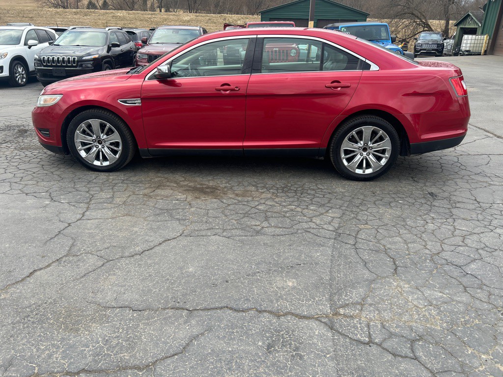 2011 Ford Taurus Image 8