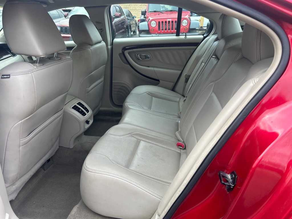 2011 Ford Taurus Image 10