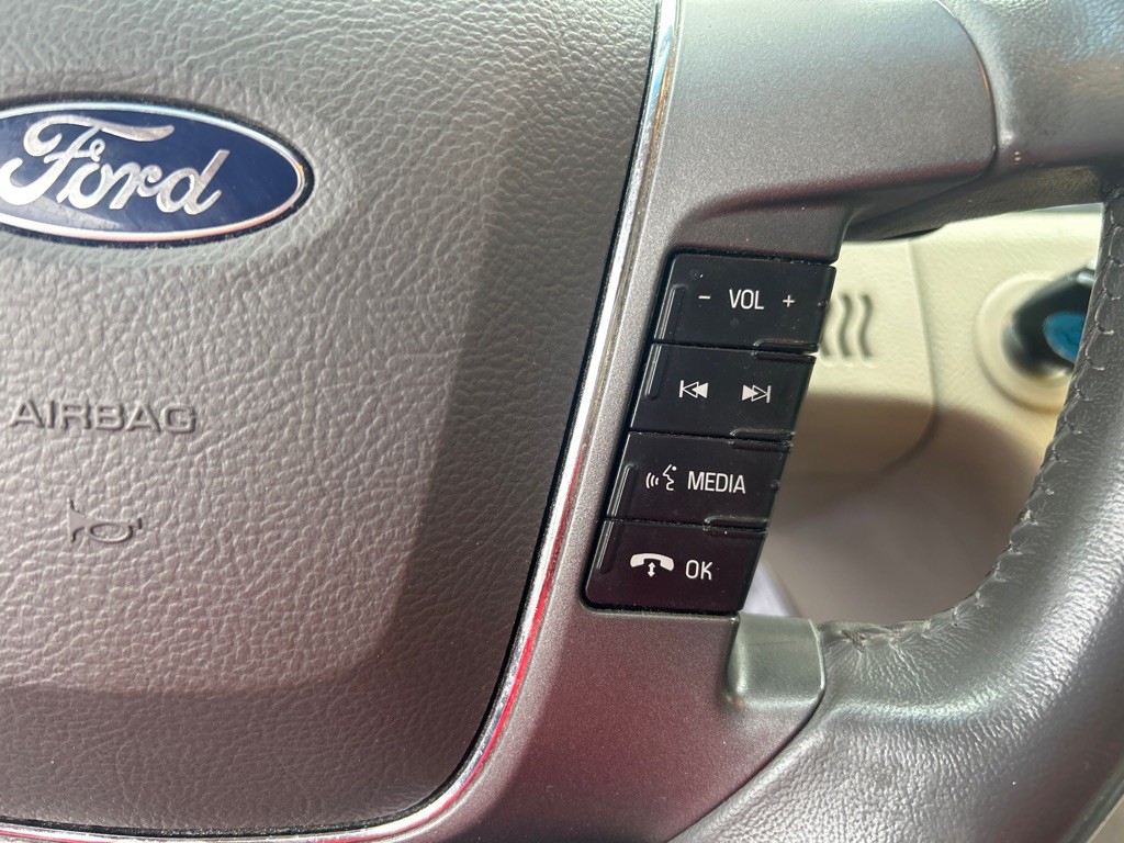 2011 Ford Taurus Image 22