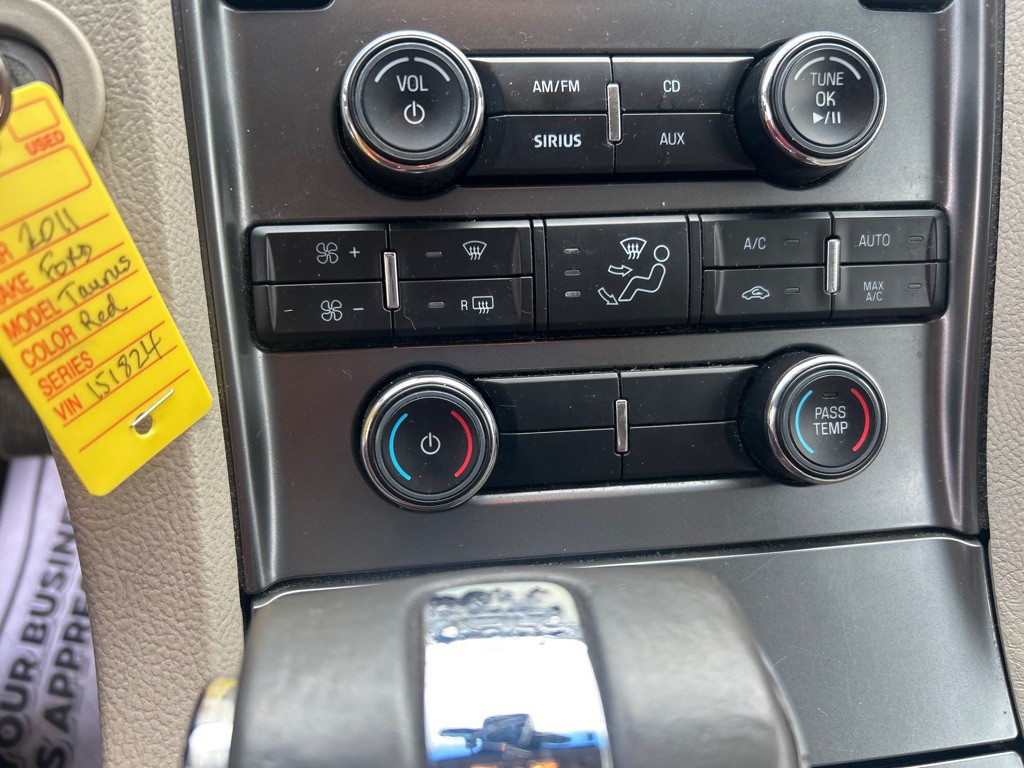 2011 Ford Taurus Image 24