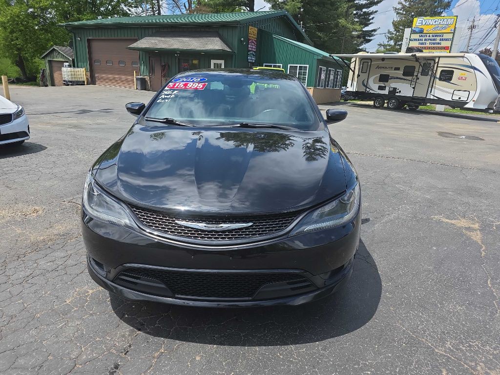 2016 Chrysler 200 Image 5