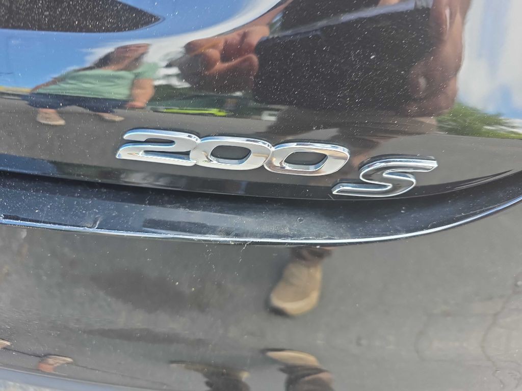 2016 Chrysler 200 Image 11