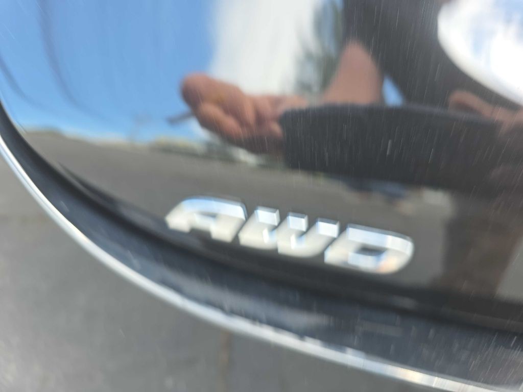 2016 Chrysler 200 Image 12