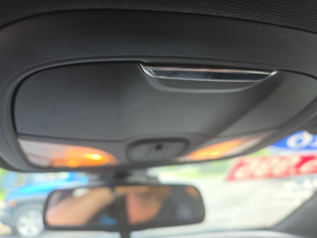2016 Chrysler 200 Image 23